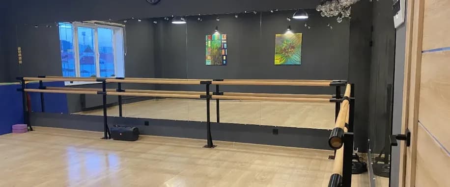 gallery slide