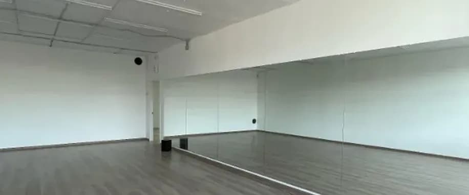 gallery slide