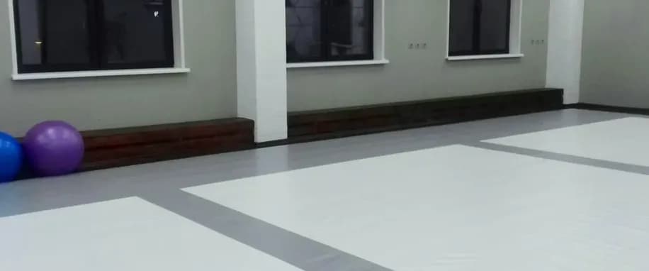 gallery slide
